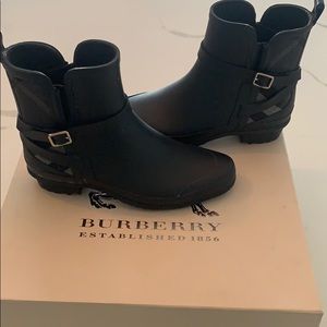 Burberry  Black Riddlestone Short Rainboots